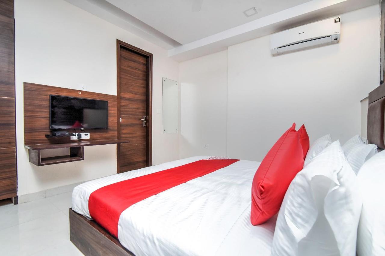 Oyo 23191 Flagship Hotel Raj Madan Hyderabad Exterior photo
