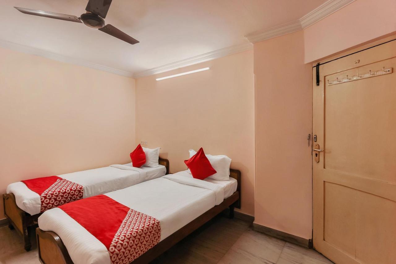 Oyo 23191 Flagship Hotel Raj Madan Hyderabad Exterior photo