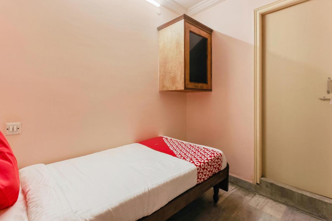 Oyo 23191 Flagship Hotel Raj Madan Hyderabad Exterior photo