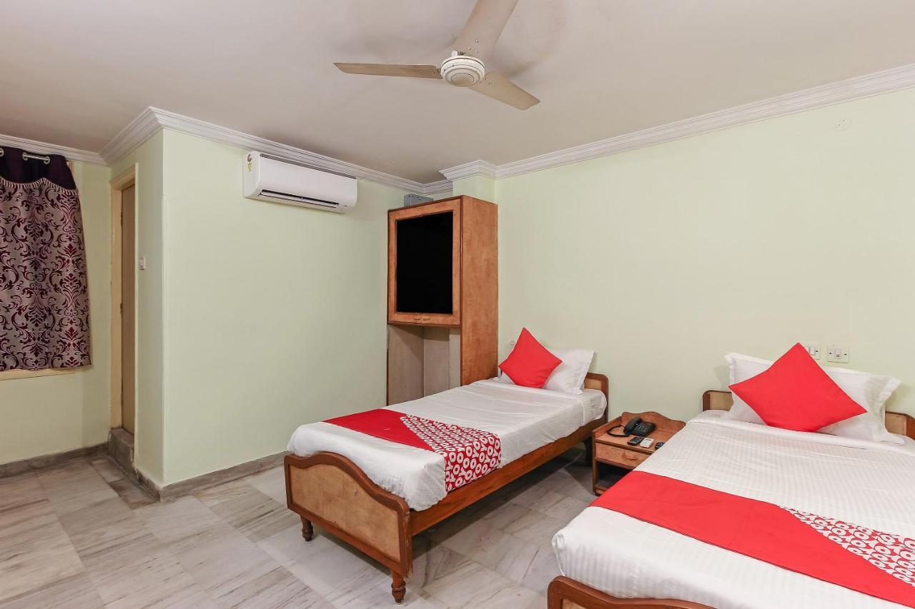 Oyo 23191 Flagship Hotel Raj Madan Hyderabad Exterior photo