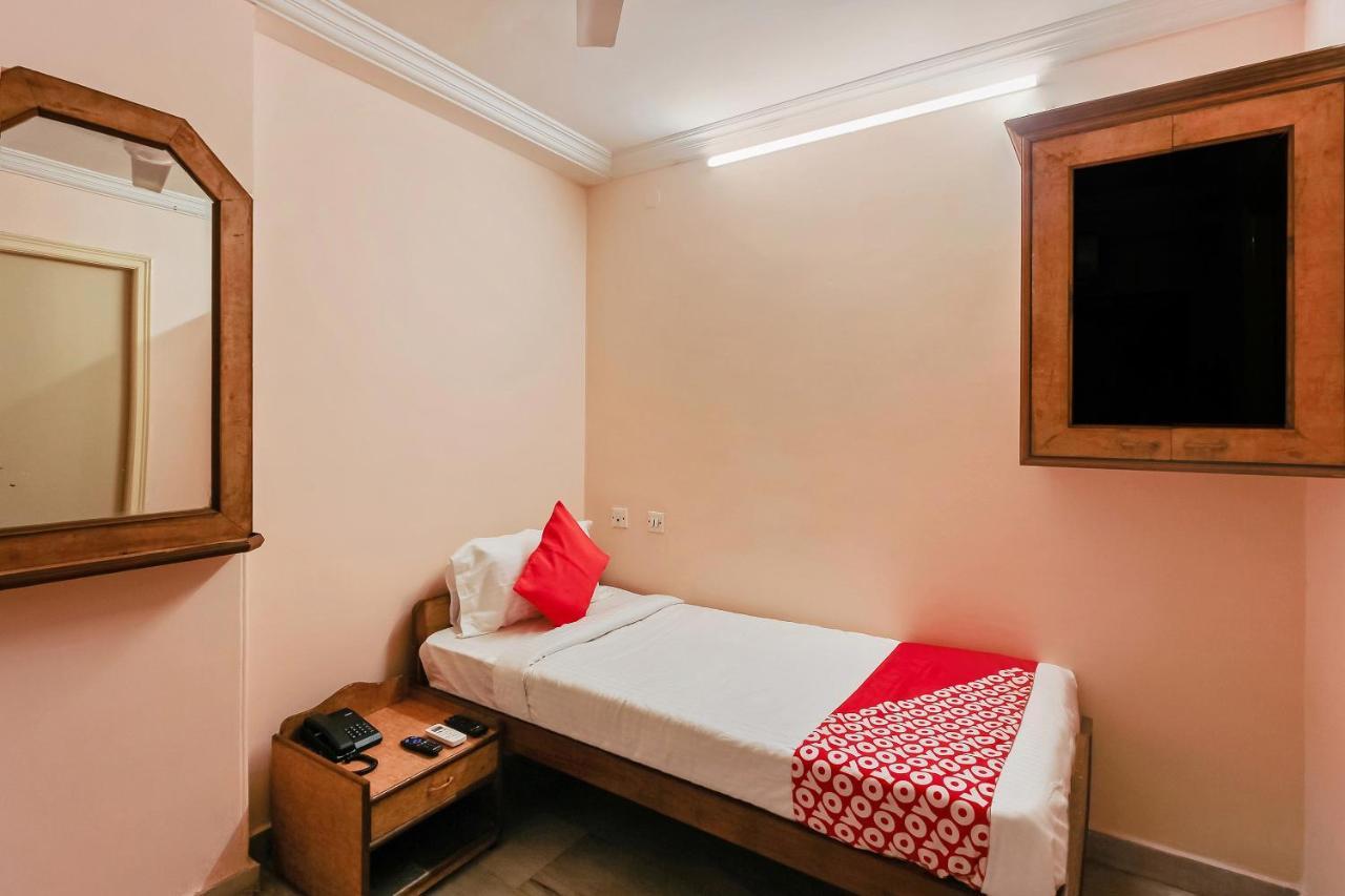 Oyo 23191 Flagship Hotel Raj Madan Hyderabad Exterior photo